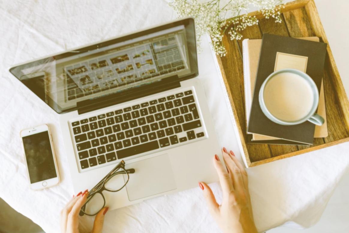 Participante curso online keyword research